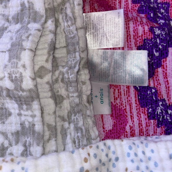 Aden and Anais swaddle blanket - Picture 4 of 5